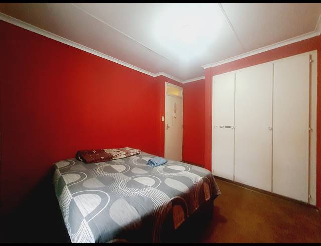 3 BEDROOM HOUSE RENTED IN DIEPKLOOF